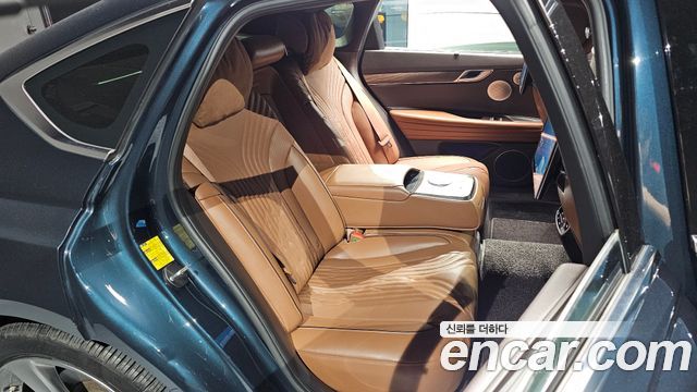 Genesis G80 2022 — photo 17