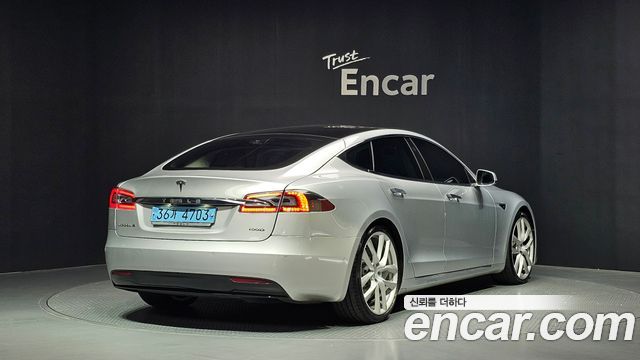 Tesla Model S 2017 — photo 2