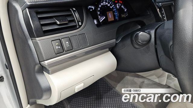 Toyota Camry 2013 — photo 23