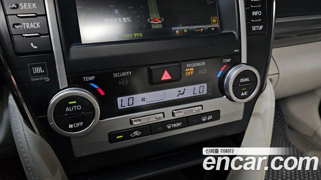 Toyota Camry 2013 — photo 25
