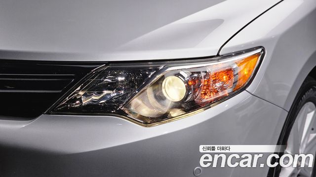 Toyota Camry 2013 — photo 8