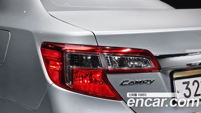 Toyota Camry 2013 — photo 9