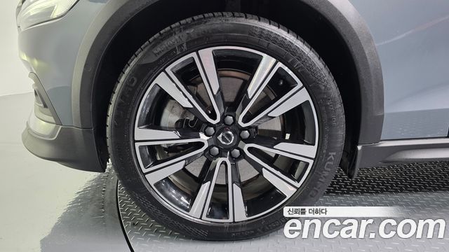 Volvo V60 2023 — photo 5