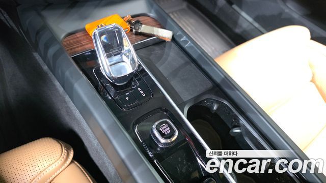 Volvo V60 2023 — photo 12