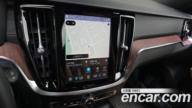 Volvo V60 2023 — photo 20