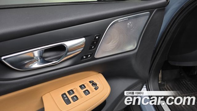 Volvo V60 2023 — photo 27