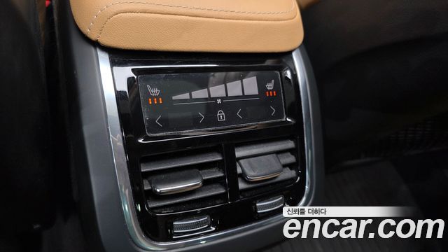Volvo V60 2023 — photo 30