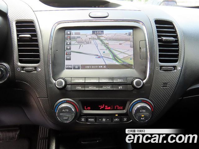 Kia K3 2016 — photo 13