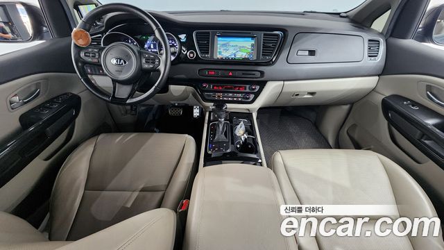 Kia Canival 2015 — photo 7