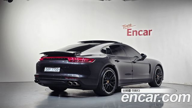 Porsche Panamera 2018 — photo 2