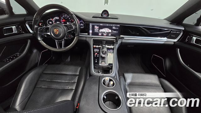 Porsche Panamera 2018 — photo 10