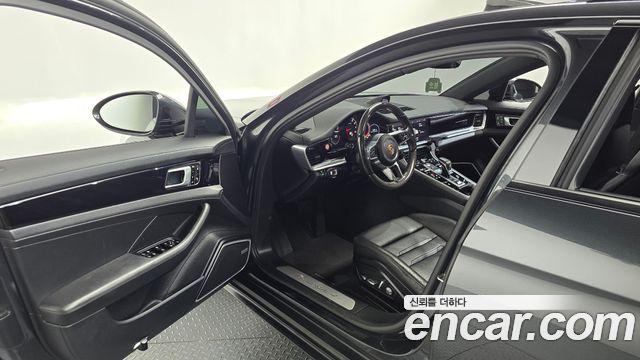 Porsche Panamera 2018 — photo 13