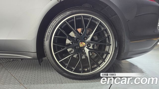 Porsche Panamera 2018 — photo 7