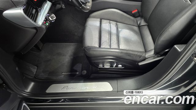 Porsche Panamera 2018 — photo 30