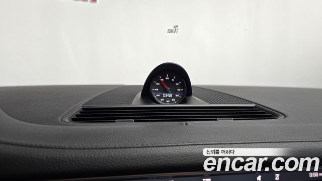 Porsche Panamera 2018 — photo 33