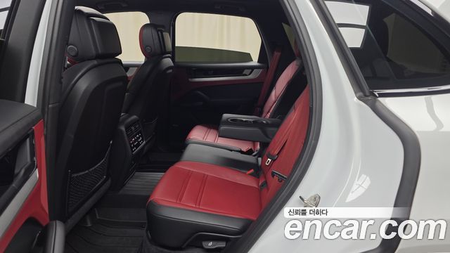 Porsche Cayenne 2024 — photo 18