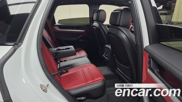 Porsche Cayenne 2024 — photo 16