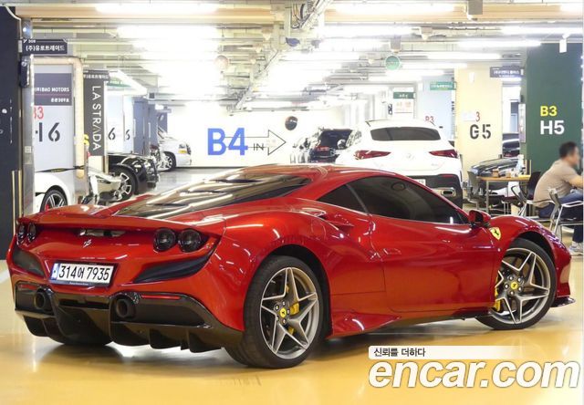 Ferrari F8 2021 — photo 2