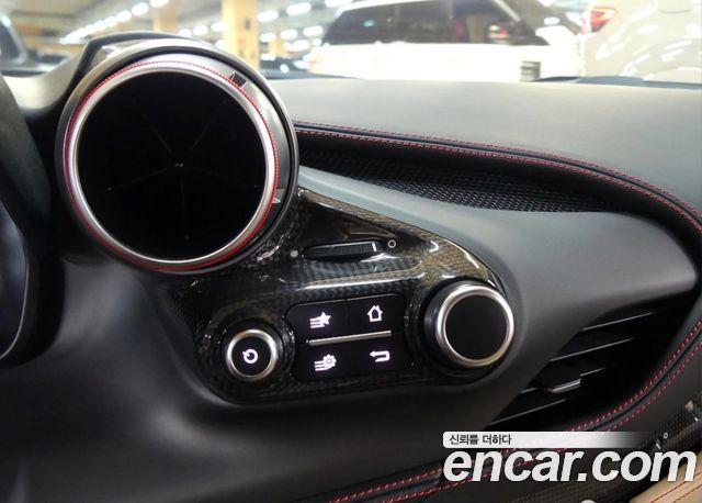 Ferrari F8 2021 — photo 13