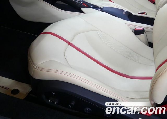 Ferrari F8 2021 — photo 18