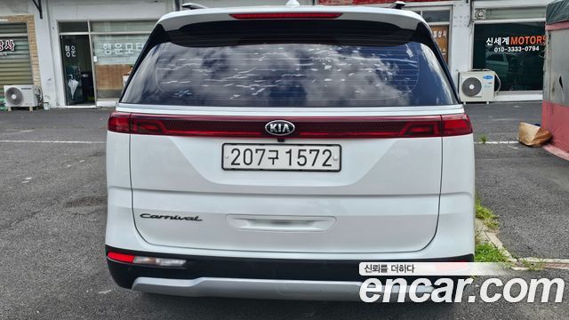 Kia Canival 2021 — photo 6