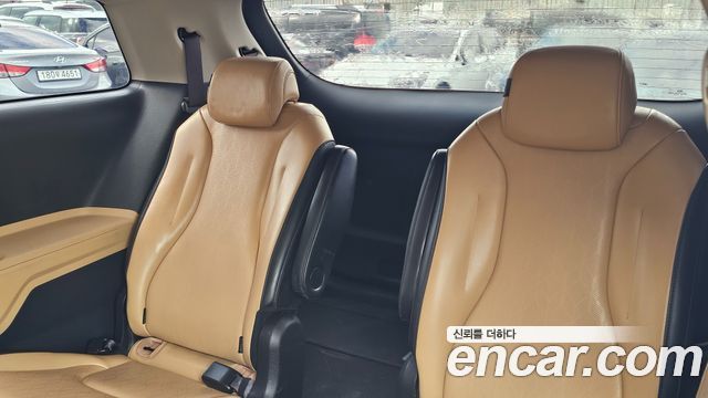 Kia Canival 2021 — photo 10