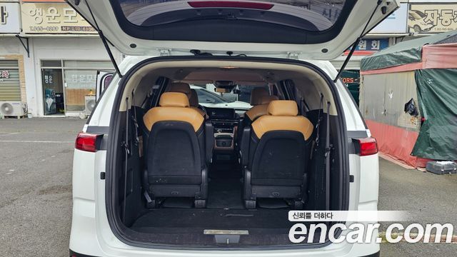 Kia Canival 2021 — photo 19