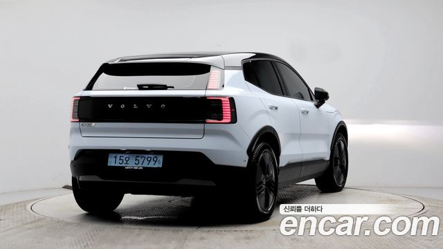 Volvo EX30 2026 — photo 2