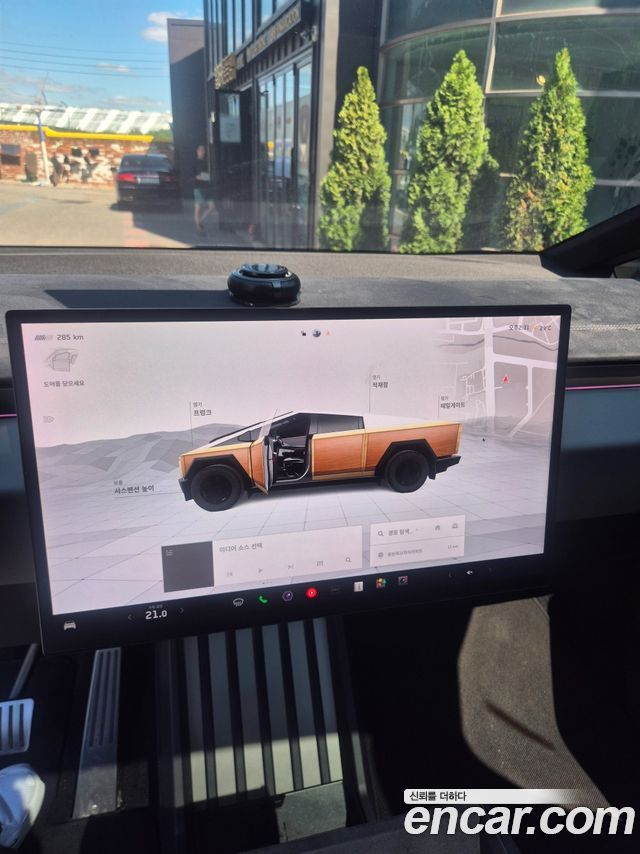 Tesla Cybertruck 2026 — photo 5