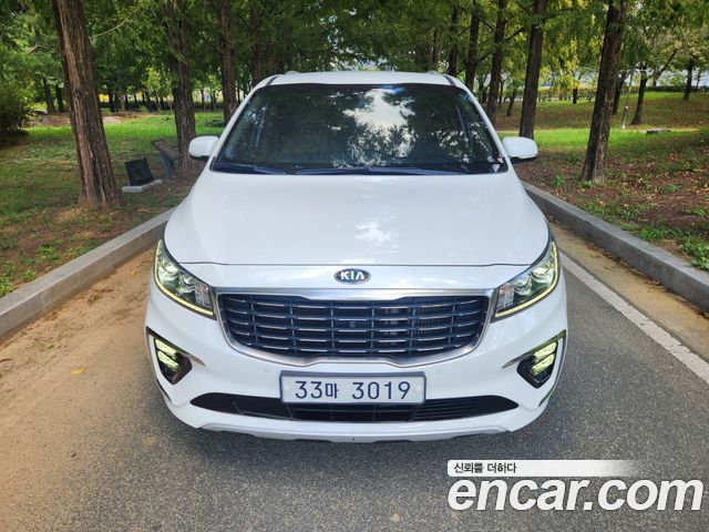 Kia Canival 2019 — photo 2