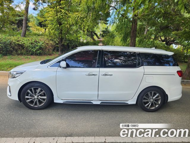 Kia Canival 2019 — photo 3