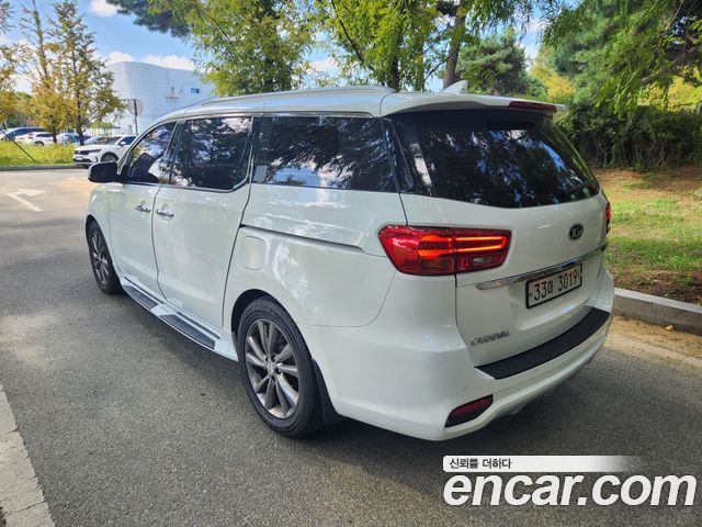 Kia Canival 2019 — photo 4