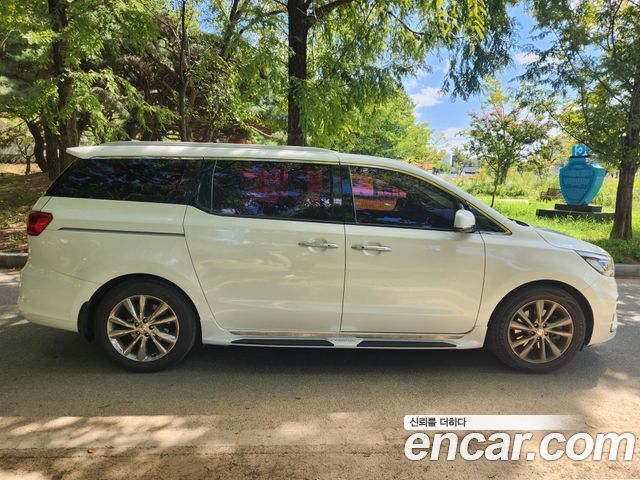 Kia Canival 2019 — photo 7