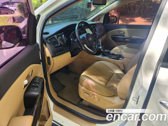 Kia Canival 2019 — photo 10