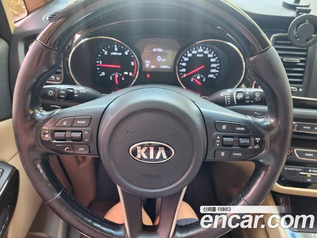 Kia Canival 2019 — photo 15