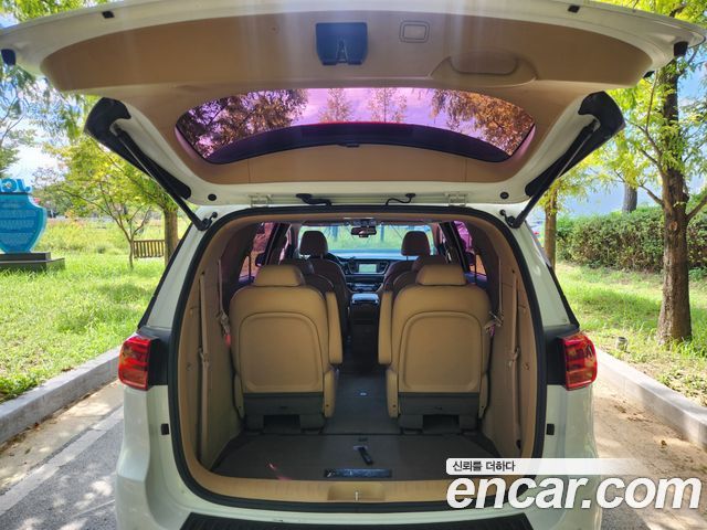 Kia Canival 2019 — photo 18