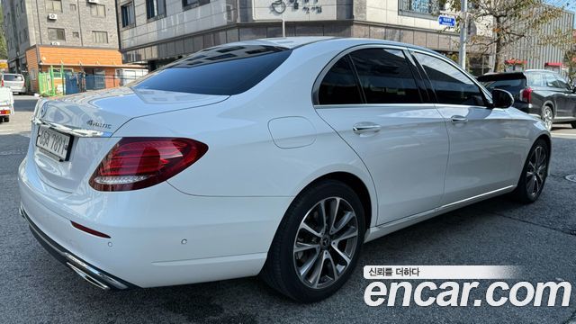 Mercedes-Benz E-Class 2019 — photo 4