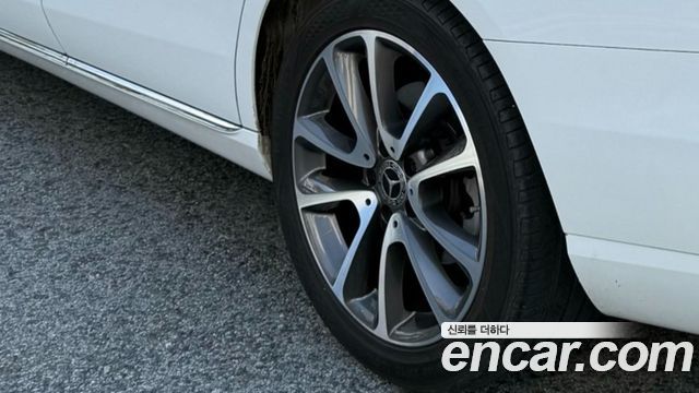 Mercedes-Benz E-Class 2019 — photo 5
