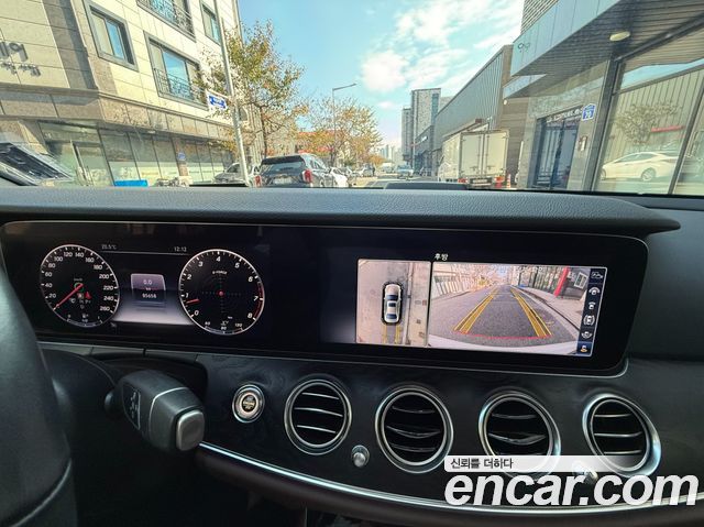 Mercedes-Benz E-Class 2019 — photo 8