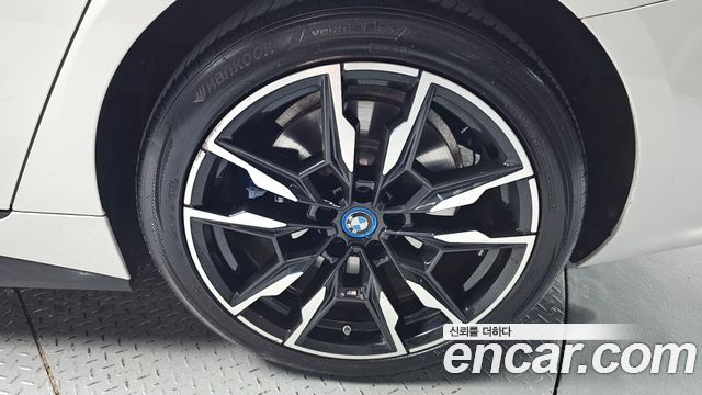 BMW i4 2024 — photo 7