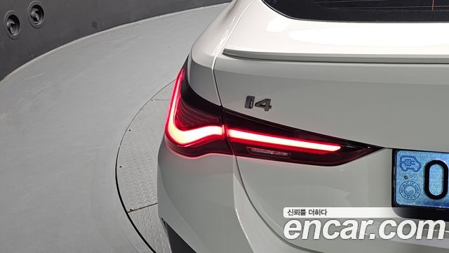BMW i4 2024 — photo 9