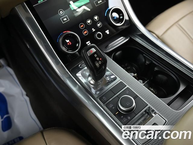 Land Rover Range Rover Sport 2018 — photo 9