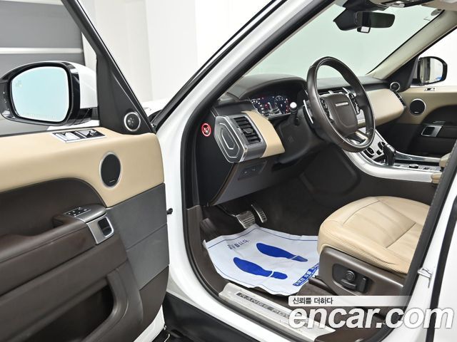 Land Rover Range Rover Sport 2018 — photo 12