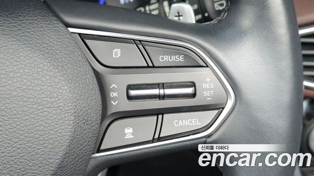 Hyundai Santafe 2019 — photo 18