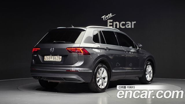 Volkswagen Tiguan 2020 — photo 2