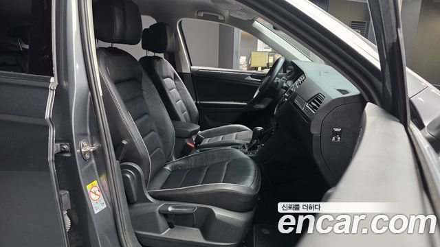 Volkswagen Tiguan 2020 — photo 17