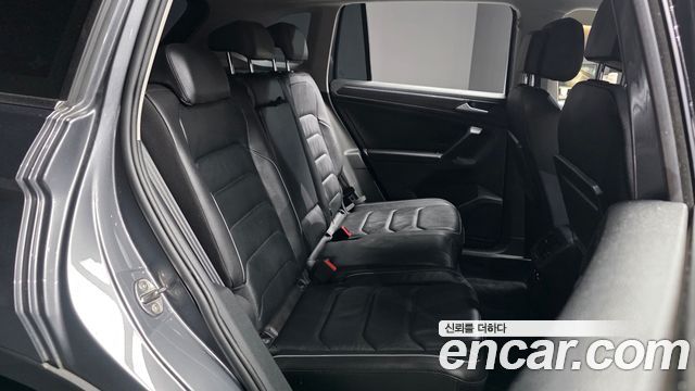 Volkswagen Tiguan 2020 — photo 18