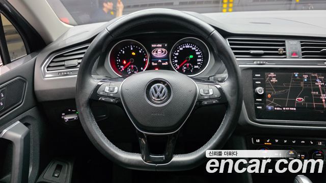 Volkswagen Tiguan 2020 — photo 19