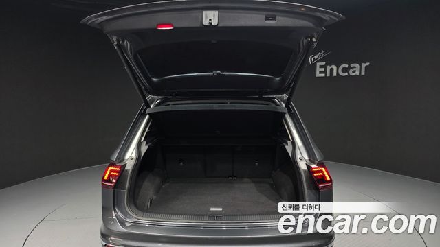 Volkswagen Tiguan 2020 — photo 26