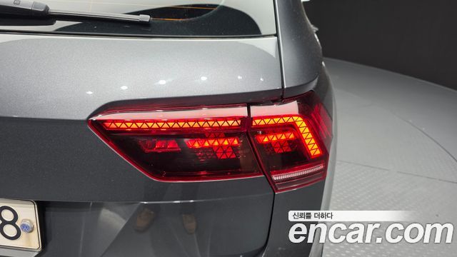 Volkswagen Tiguan 2020 — photo 9